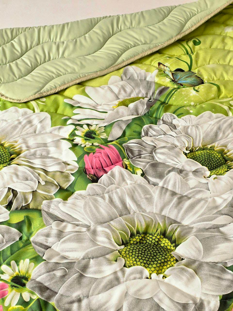 Summer quilt with 3-D pattern