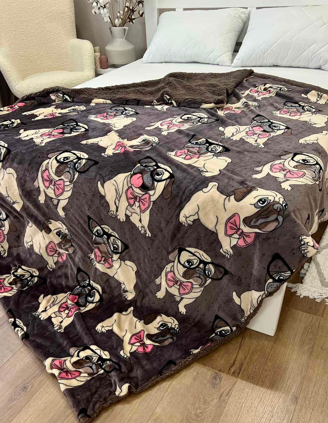 Велюрова ковдра з візерунком