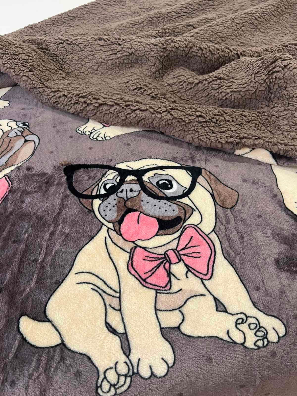 Велюрова ковдра з візерунком