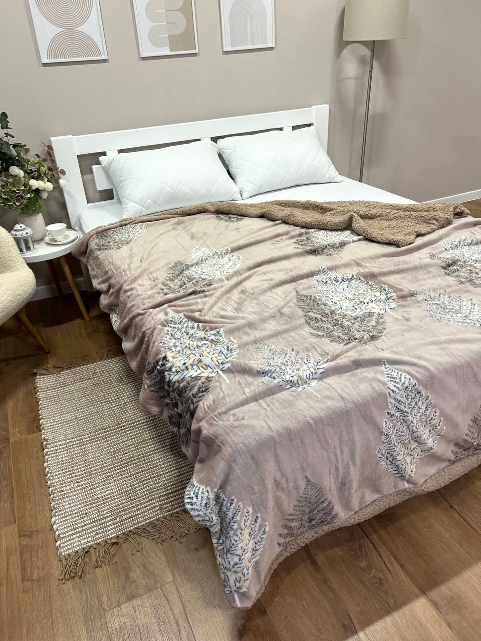 Велюрова ковдра з візерунком