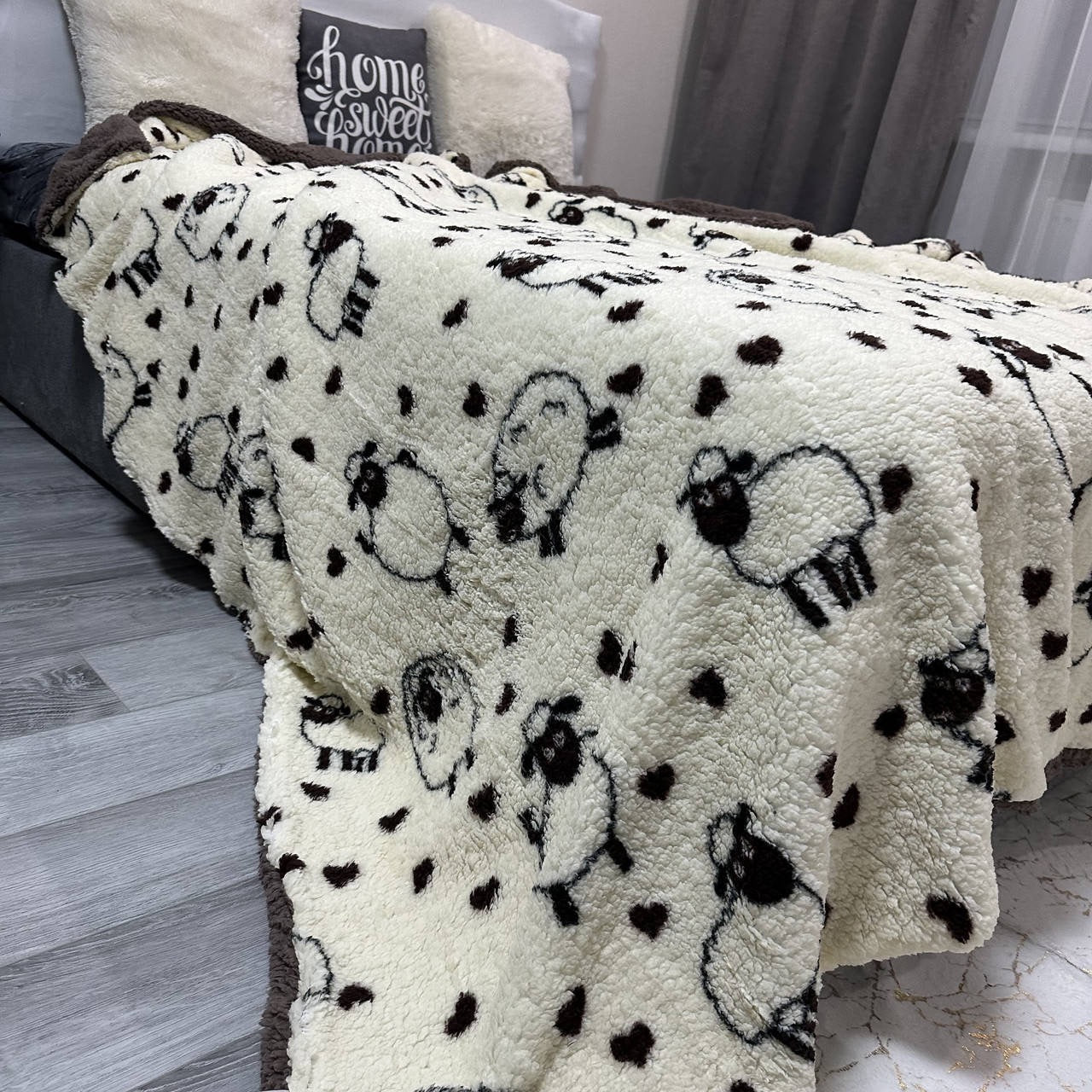 Велюрова ковдра з візерунком