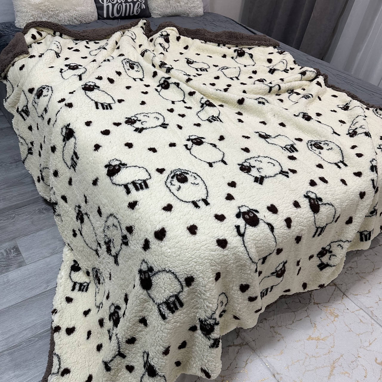 Велюрова ковдра з візерунком