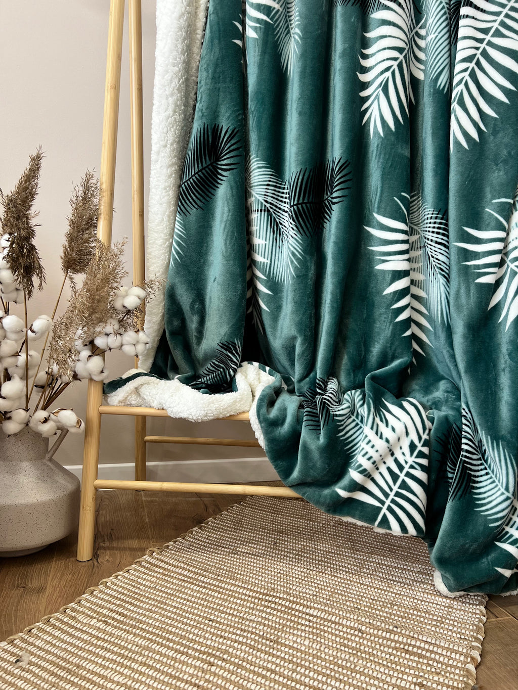 Велюрова ковдра з візерунком